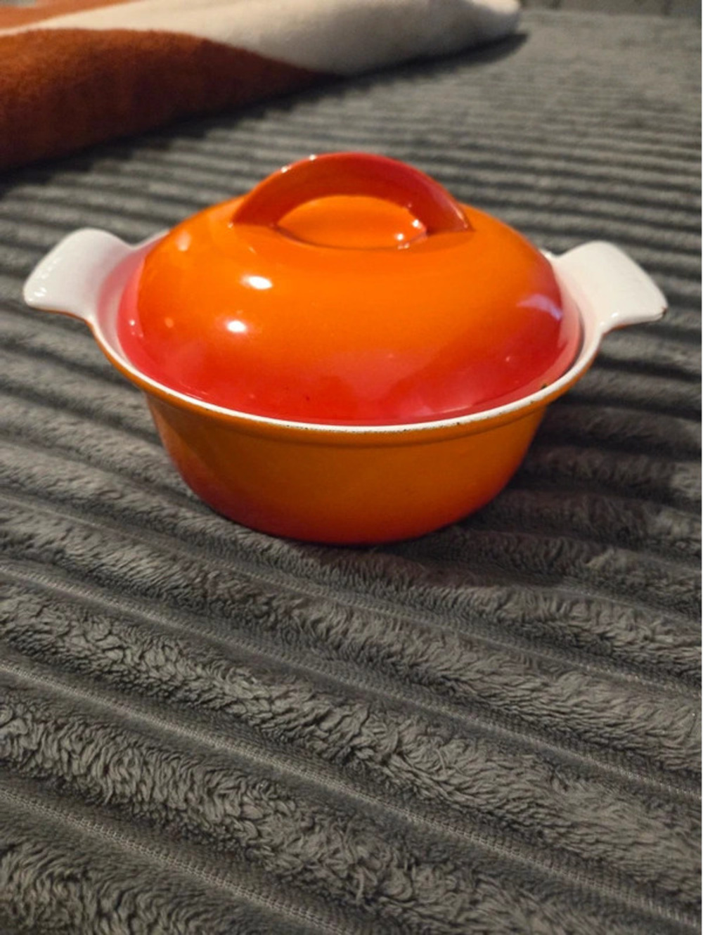 Descoware enameled cast iron small casserole dish